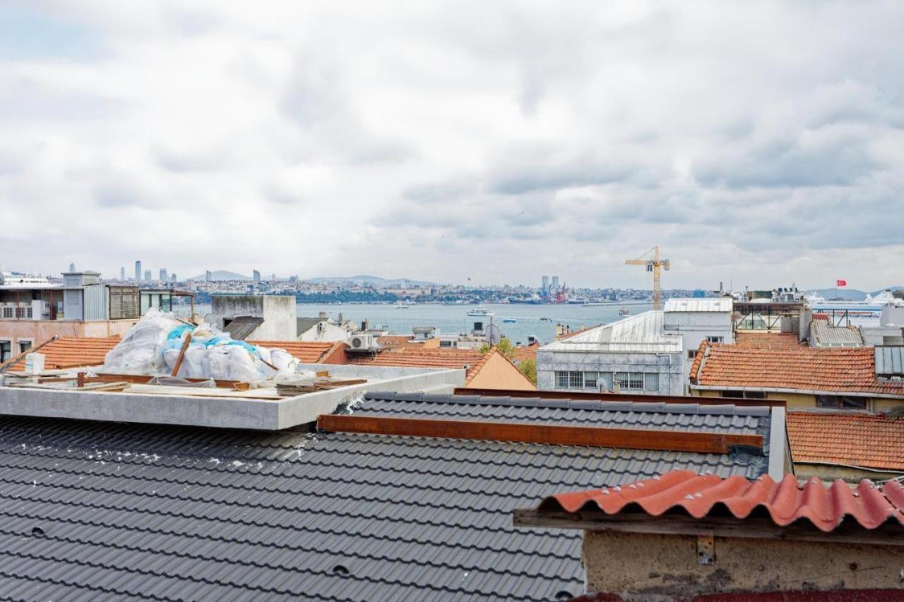 Appartement By Abraham Galata